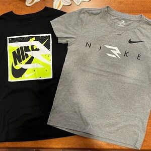 Nike boys t-shirt size M (10-12) - Lot of 2